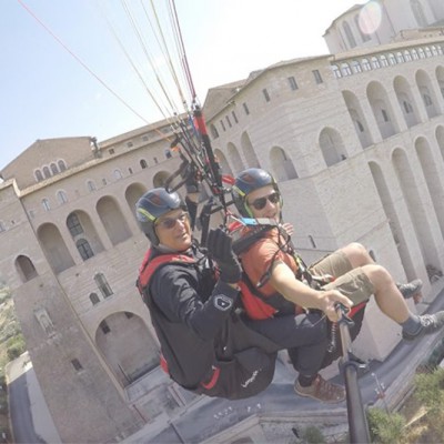parapendio biposto in Umbria ad Assisi