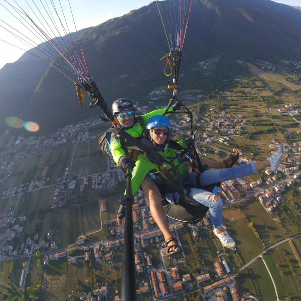 volare in parapendio biposto Alpago