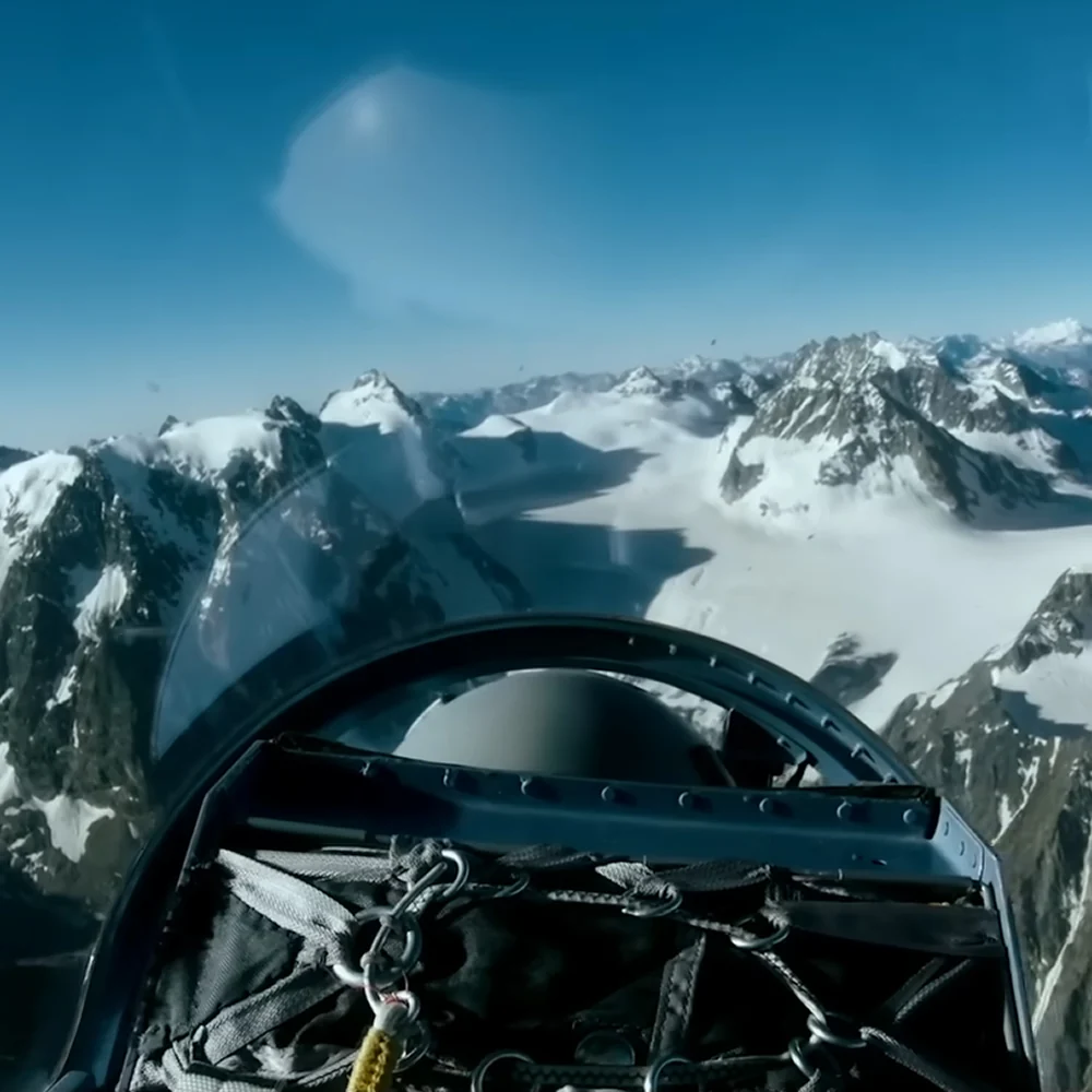 Vista dal cockpit sulle Alpi